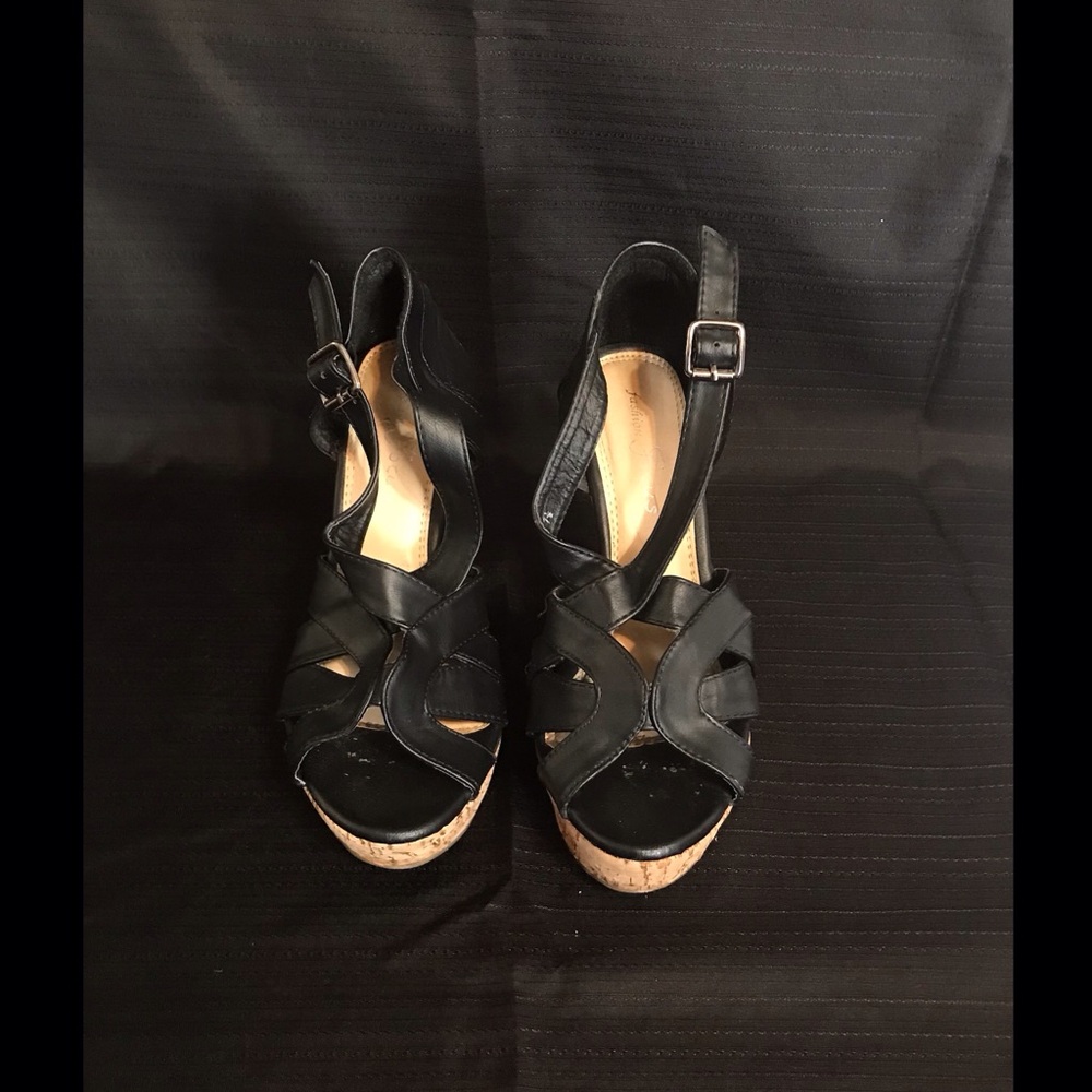 Chic Black Strappy Sandals